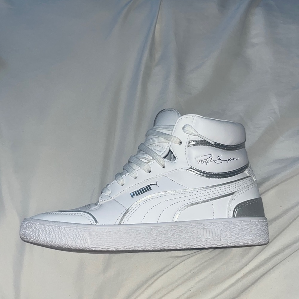 White/silver Ralph Sampson Puma Mids
